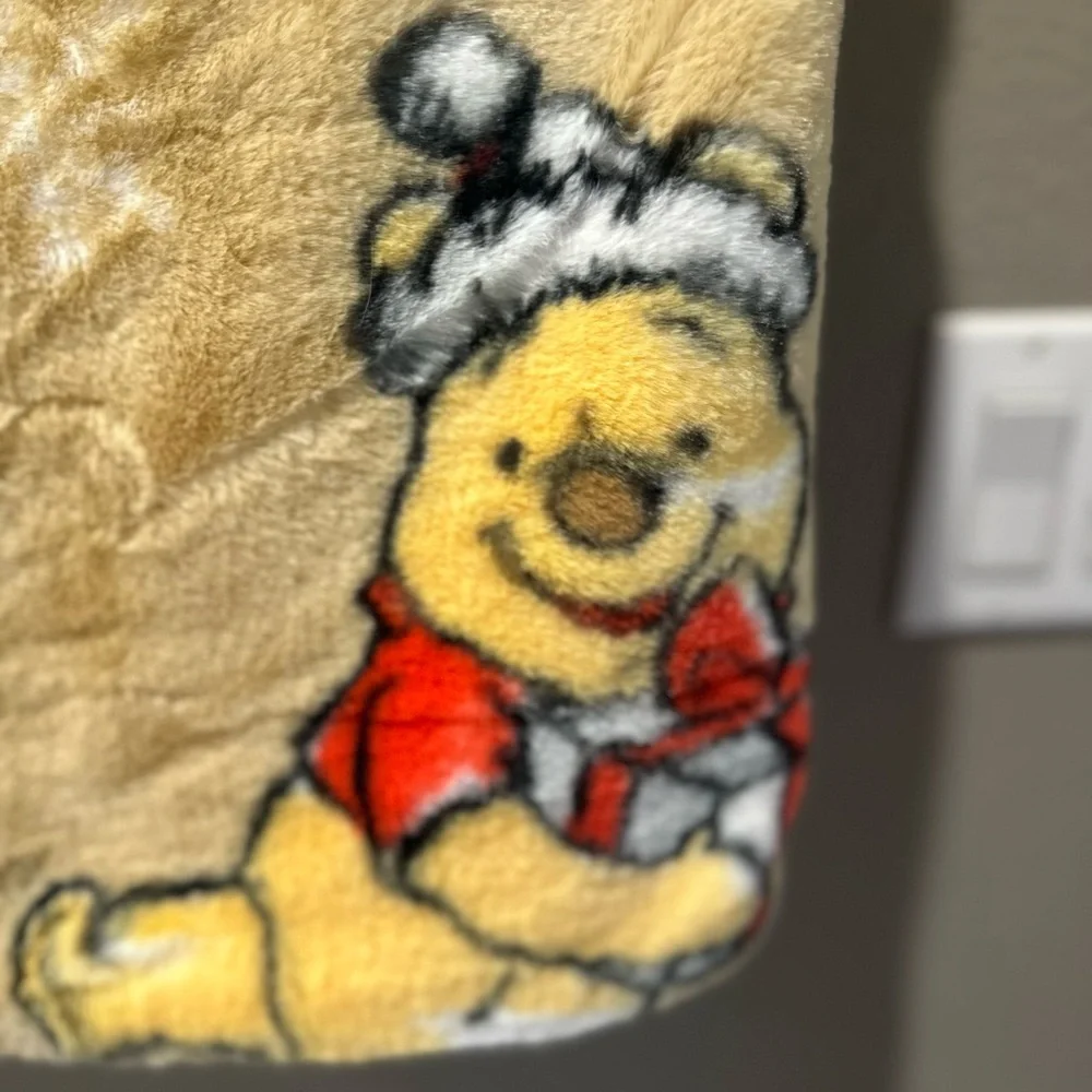 Sale! New! Disney Christmas Winnie The Pooh Throw